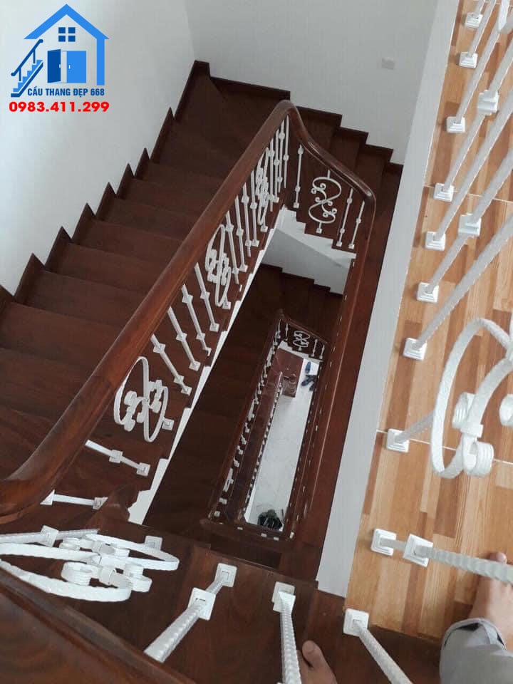 cau thang sat nghe thuat (11)-min